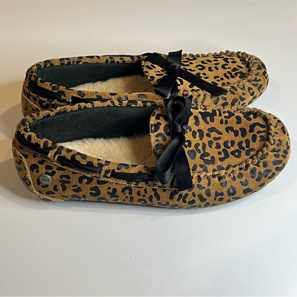 UGG Tan and Black Animal Print Moccasins Girls Size 3 (Women's 5) - Picture 5 of 8